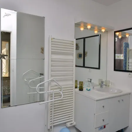 Jardin D'azur Proche Apartment *